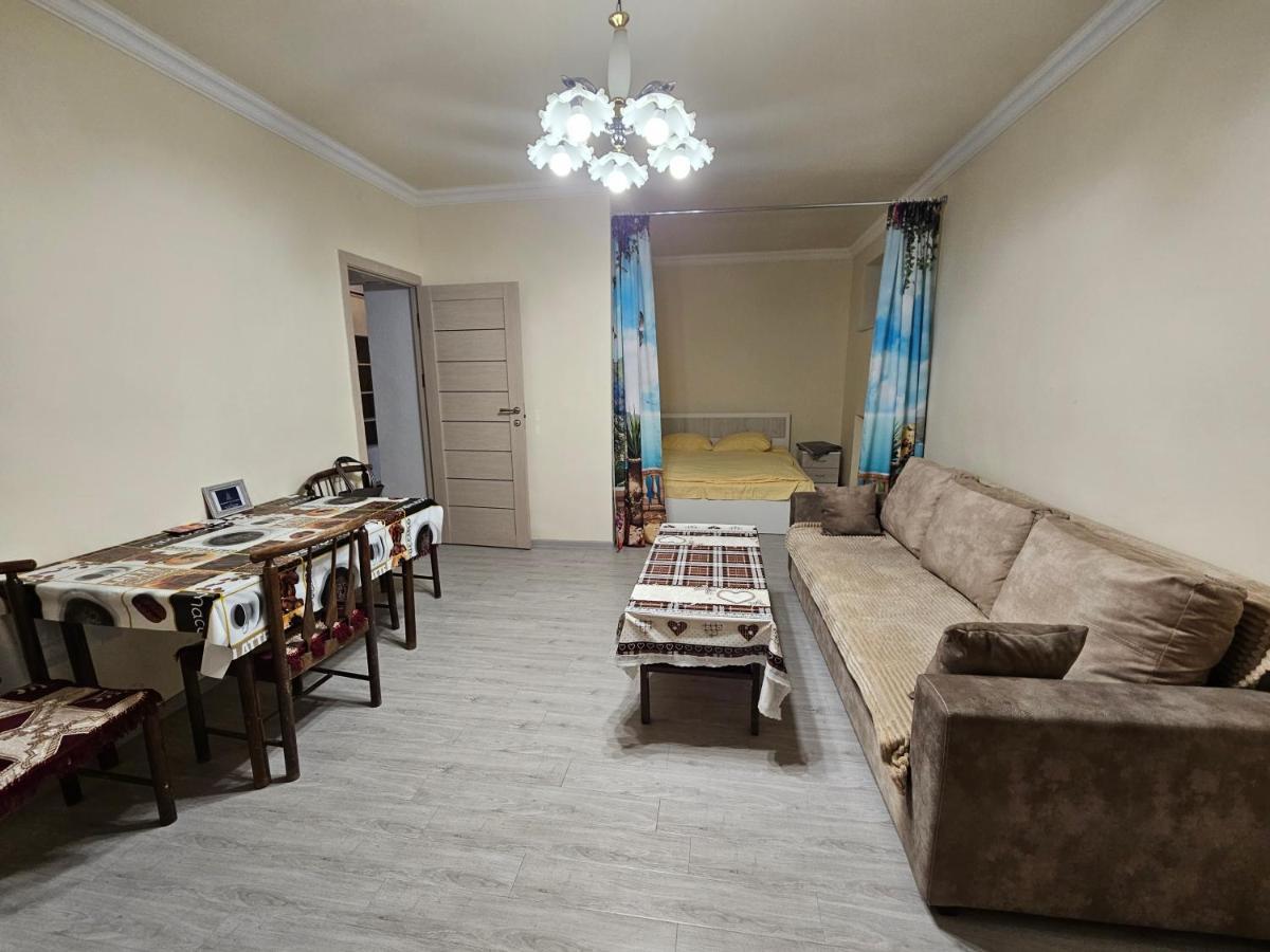 Sunny Apartment Close To Erebuni Mall Ереван Экстерьер фото